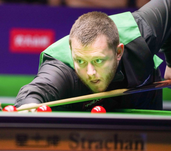 牢牢掌控在 牢牢掌控在