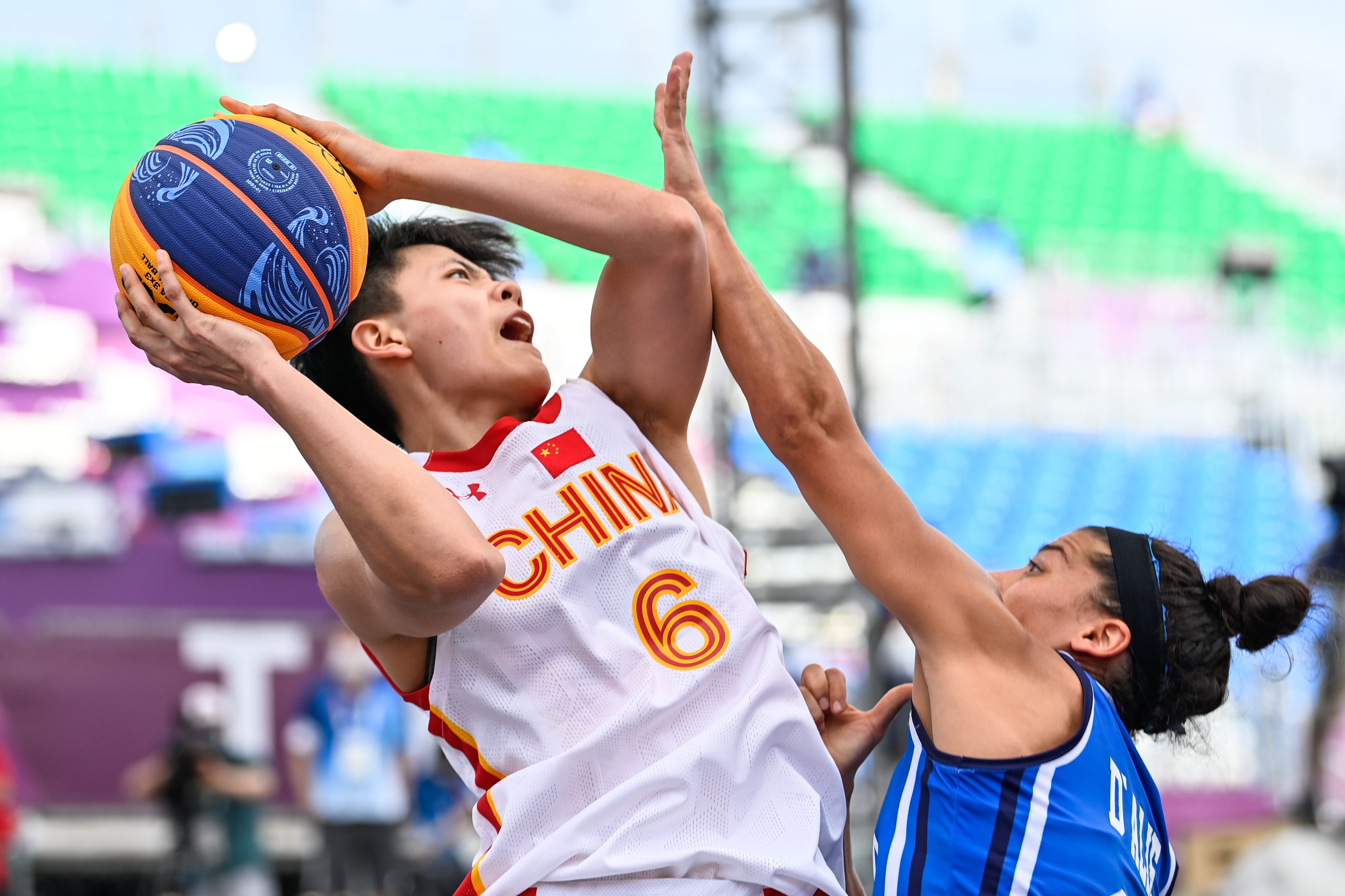 镜头拉远 镜头拉远