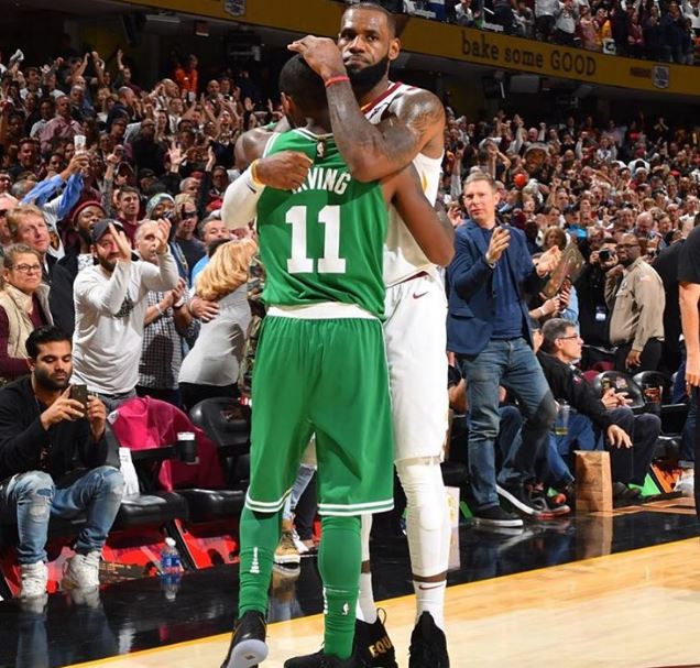 都把目光投 都把目光投